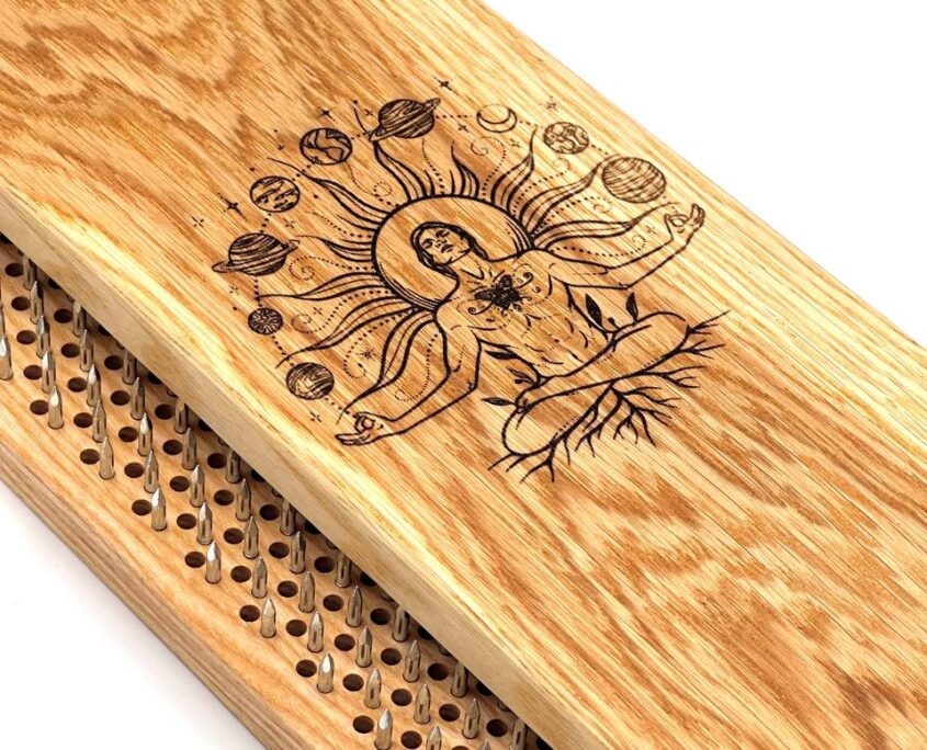 Board with nails made of natural wood Mag foto