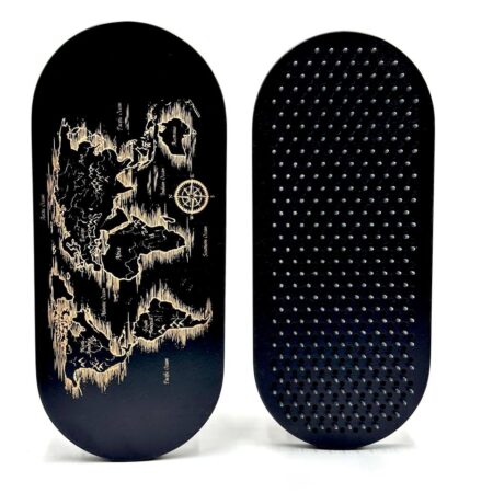 Black Sadhu Board with World Map Engraving foto