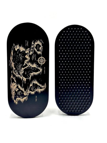 Black Sadhu Board with World Map Engraving foto